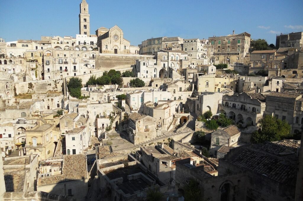 Veduta dei Sassi di Matera con le case scavate nella roccia
